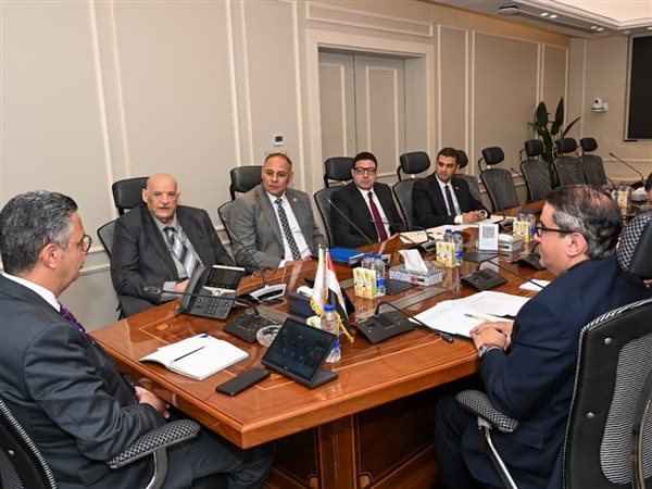وزير التموين يبحث مع شعبة المخابز تطوير منظومة الخبز وتعزيز كفاءة الدعم