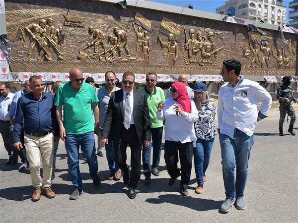 محافظ بورسعيد يتابع استعدادات افتتاح جدارية قناة السويس وتطوير الكورنيش