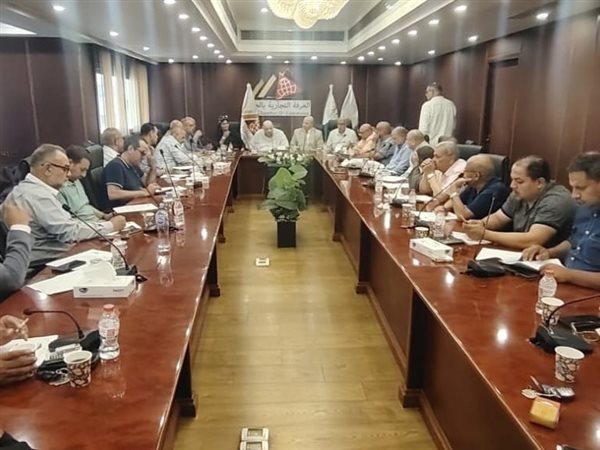 شعبة المخابز البلدية تبحث استعدادات تطبيق منظومة الخبز الجديدة بمقر غرفة الجيزة التجارية