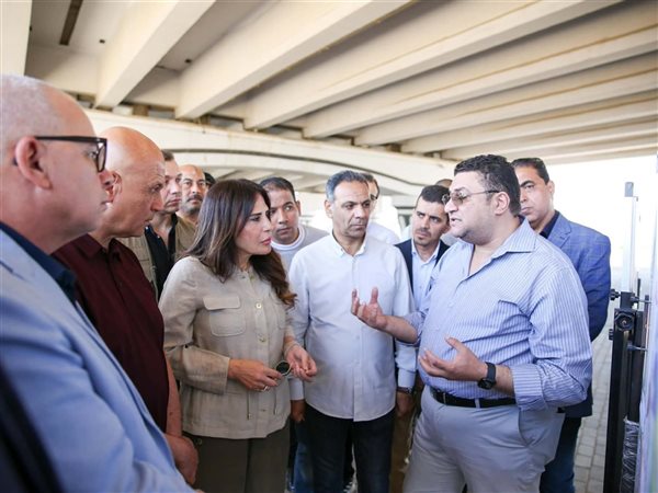 وزيرة الإسكان تتفقد أعمال ربط خطوط الصرف الرئيسية بمدينة القاهرة الجديدة المتجهة إلى محطة الجبل الأصفر
