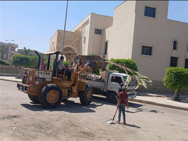 رئيس جهاز الشروق يتابع حملات النظافة اليومية لرفع كفاءة الخدمات بالأحياء