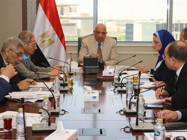 وزير الكهرباء يترأس اجتماعًا لمتابعة خطة تأمين الشبكة القومية ورفع كفاءة التشغيل خلال فصل الصيف
