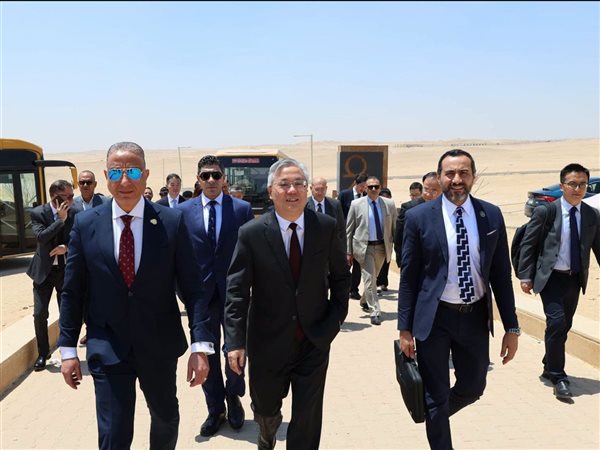 وفد نانجينغ الصينية يزور أهرامات الجيزة ويشيد بعظمة الحضارة المصرية