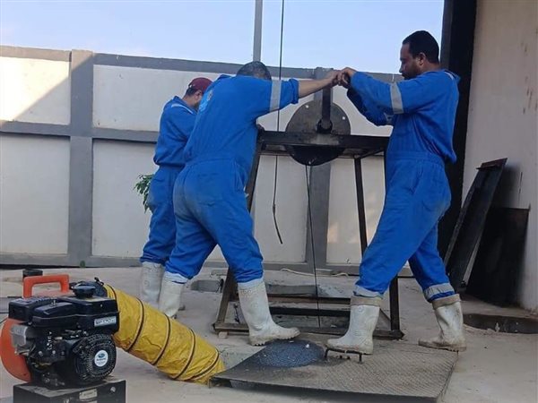 قبل حدوث الأعطال..مياه القناة تواصل خطة التطهير الوقائي بمحطات الصرف في السويس