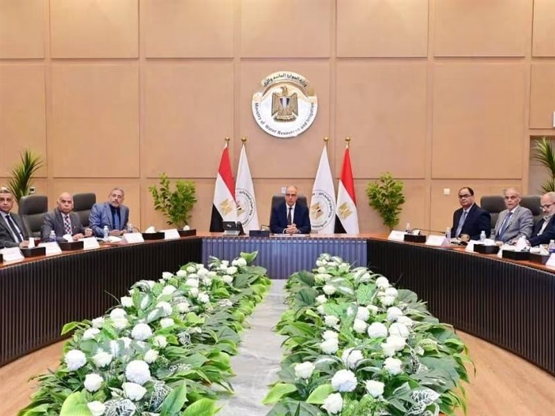 خلال الاجتماع