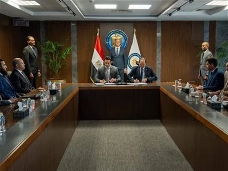 خلال التوقيع