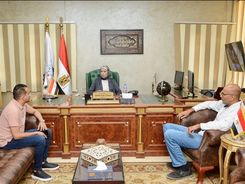 أسماء مخلوف، رئيس