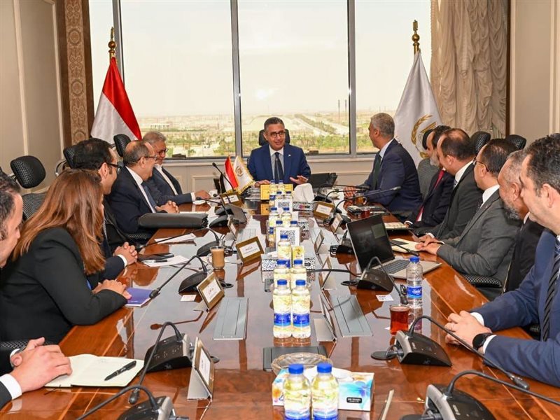 اجتماع وزير التموين