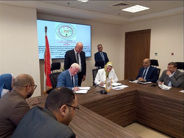 الكهرباء توقع عقداً مع شركة الجوهري للمقاولات لتنفيذ جزء من مشروع ربط محطة محولات سمنود الجديدة بالشبكة القومية