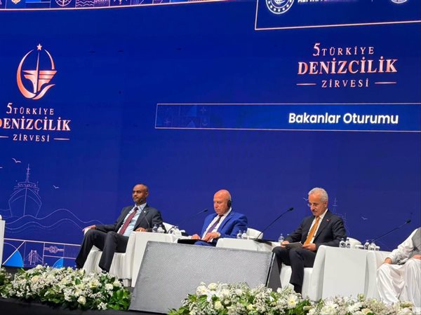 وزير النقل: مصر تتحول إلى مركز إقليمي للنقل واللوجستيات خلال مشاركته بالقمة البحرية التركية الخامسة