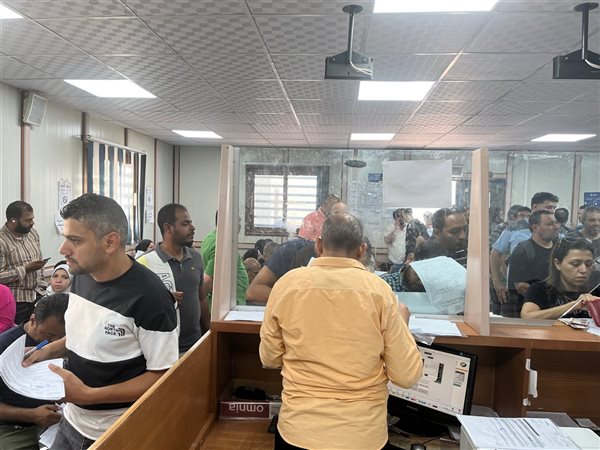 إقبال متزايد على تركيب عدادات الكهرباء بحدائق أكتوبر.. والشركة تواصل تسهيل الإجراءات للمواطنين