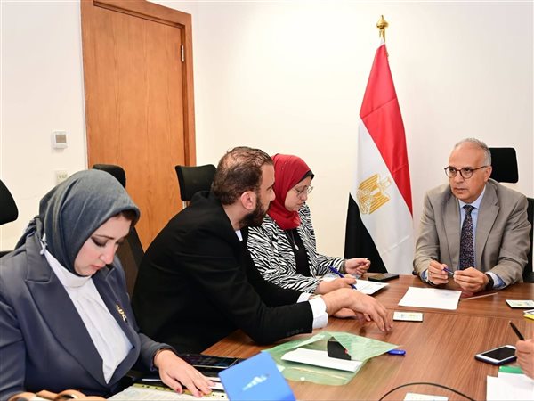 وزير الري يبحث مع نواب البرلمان مطالب المواطنين وخطط تطوير الترع وإحلال الكباري