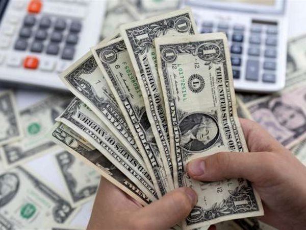 سعر الدولار اليوم في البنك المركزي المصري.. آخر تحديث للشراء والبيع