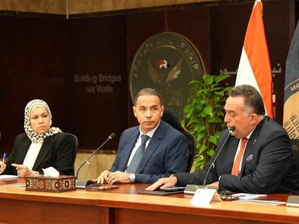 الرقابة المالية تبحث مع البورصة ومصلحة الضرائب تعزيز التعاون لدعم سوق المال وتطوير المنظومة الضريبية