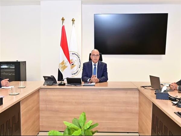 وزير الري يتابع دراسة استخدام  تكنولوجيا ضخ الرمال  من داخل البحر لحماية الشواطئ لمواجهة التغيرات المناخية