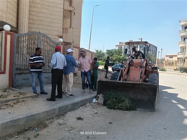 جولات ميدانية مكثفة لرئيس جهاز مدينة العبور لمتابعة مستوى الخدمات بالحي الثالث