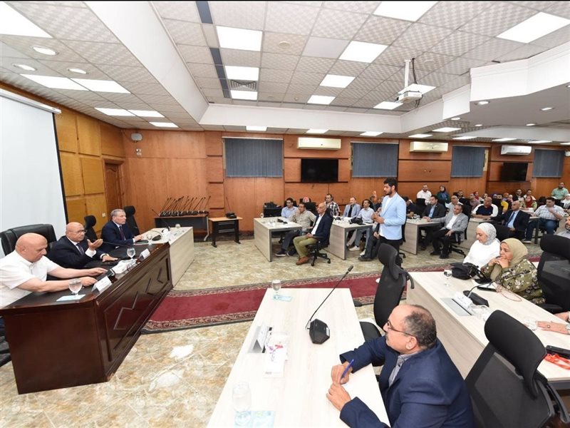 مصطفى الشيمي، رئيس مجلس إدارة الشركة القابضة لمياه الشرب