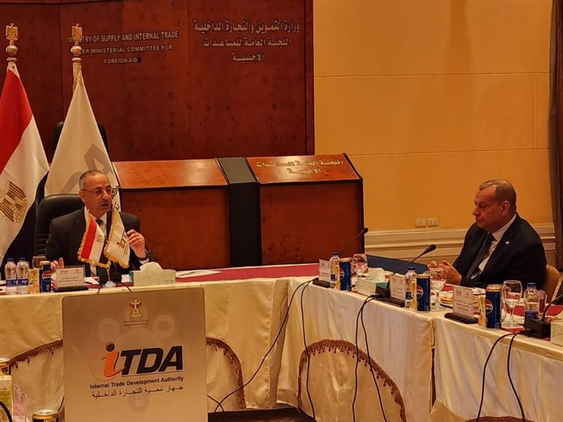 رئيس جهاز تنمية التجارة الداخلية يتابع خطط التوسع