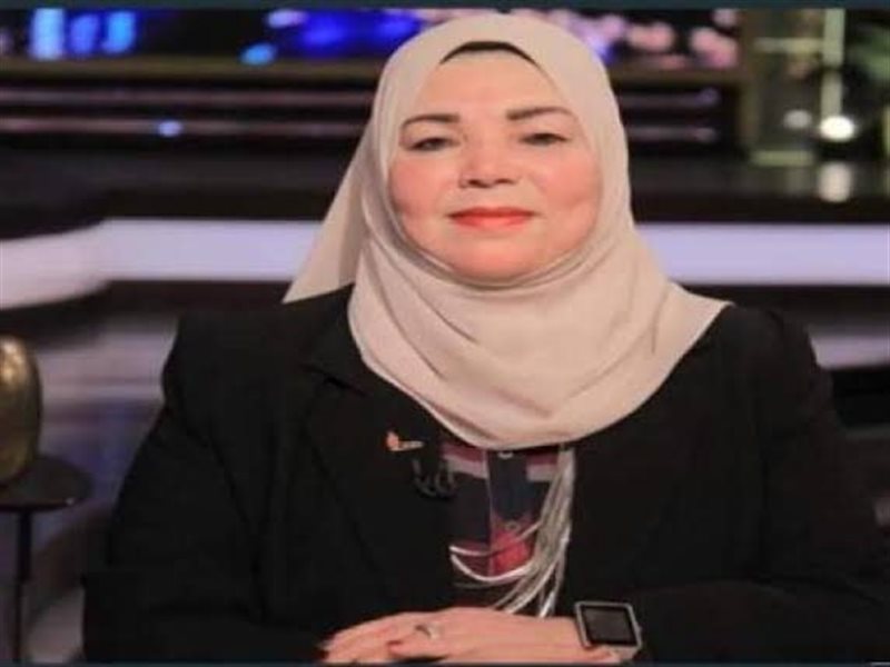  الدكتورة وفاء علي أستاذة الاقتصاد