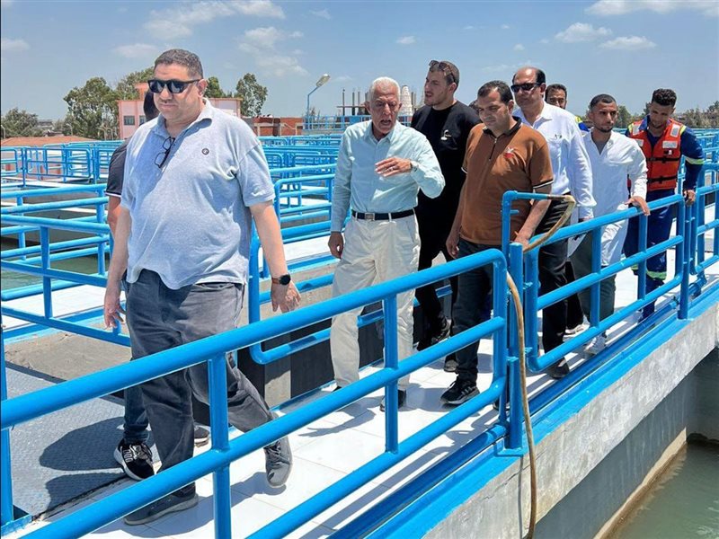 مستشار رئيس الوزراء يتفقد مشروعات مياه البحيرة 