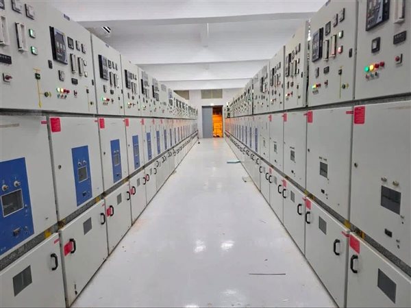 وزيرة الإسكان تعلن وضع الجهد على محطة محولات كهرباء التوسعات الشرقية بمدينة 6 أكتوبر