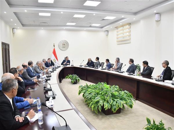وزير الثقافة القائم بأعمال الوزارة يبحث خطة تطوير القطاعات وتعزيز دور الثقافة في المجتمع
