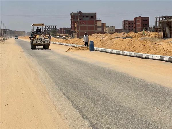 جهاز مدينة حدائق العاشر يواصل أعمال تطوير ورفع كفاءة الطرق والمحاور الرئيسية بالمدينة