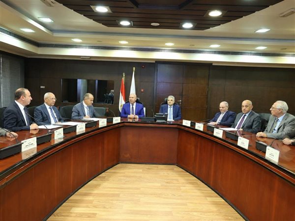 وزير النقل يعتمد تعديل هيكل مساهمي شركة موانئ مصر البحرية بعد نقل ملكية الأسهم