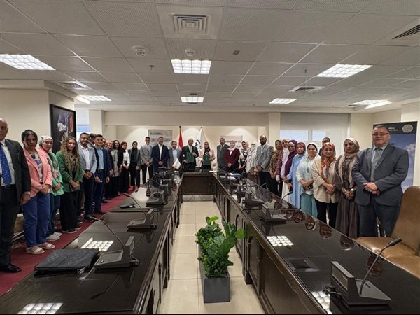 الكهرباء توقع عقدًا جديدًا لإنشاء خط جهد 500 ك.ف لتفريغ قدرات طاقة الرياح بمنطقة خليج السويس