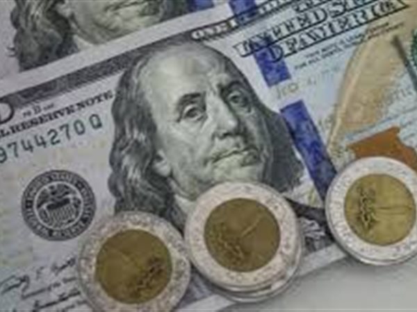 سعر الدولار يضرب قفزة جديدة أمام الجنيه.. وصل لكام في 5 بنوك؟