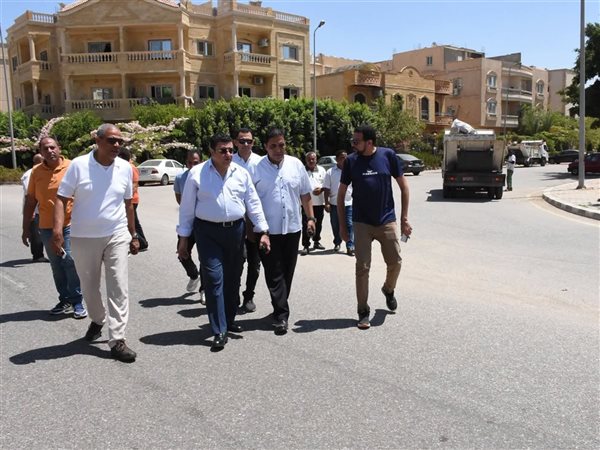رئيس جهاز مدينة القاهرة الجديدة يتفقد منطقة البنفسج بالتجمع الأول