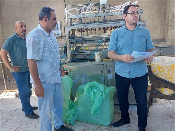 تموين الجيزة يضبط مصنع زيت مجهول المصدر ومطحنًا يتلاعب بأوزان الدقيق