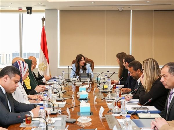 وزيرة الإسكان تبحث مع الوكالة الفرنسية للتنمية (AFD) سبل تعزيز التعاون في مشروعات مياه الشرب