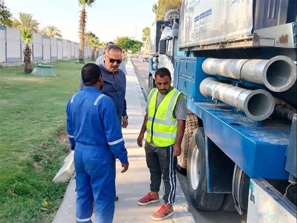 رئيس مياه القناة يتابع رفع كفاءة سيارات الصرف لتعزيز الجاهزية التشغيلية والخدمات 