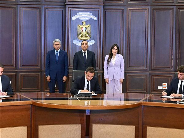مدبولي يشهد توقيع اتفاقية لتطوير11 فندقًا ومنتجعًا وتعزيز الطاقة الفندقية المصرية والاستثمار