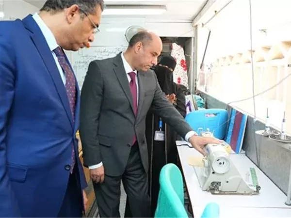 وزير العمل ومحافظ البحر الأحمر يتفقدان وحدة التدريب المتنقلة بالغردقة لتمكين الشباب والمرأة