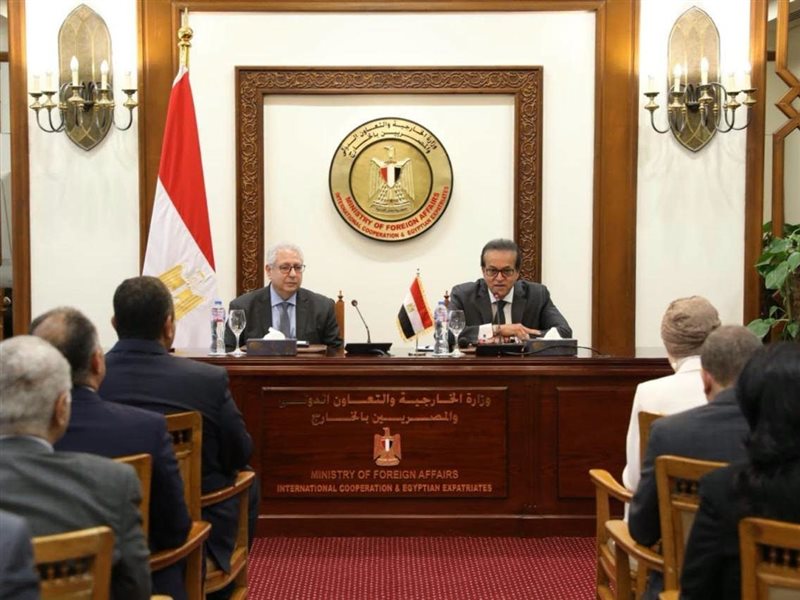 ووزير الصحة يكشف حجم إنجازات القطاع أمام سفراء مصر الجدد 