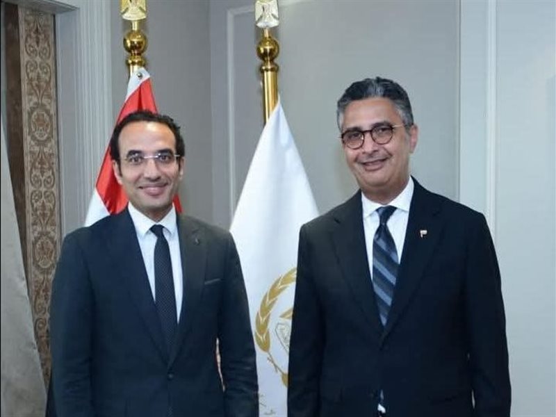 الدكتور شريف فاروق وزير التموين وأحمد كمال معاون الوزير 