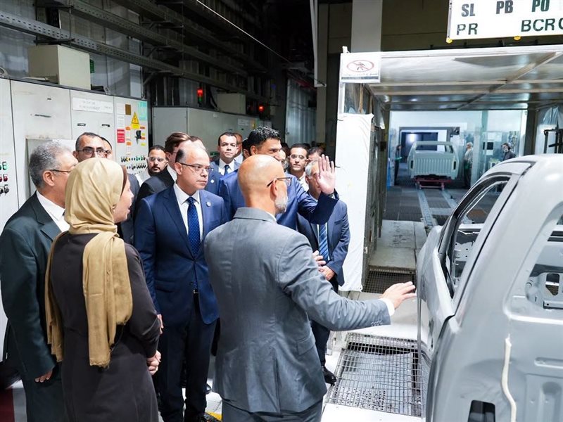 وزير الاستثمار يتفقد