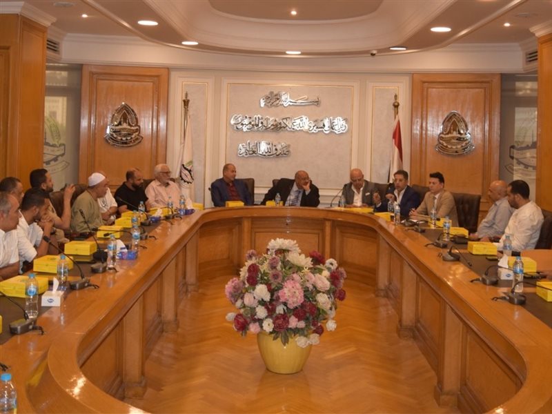 خلال  اجتماع غرفة