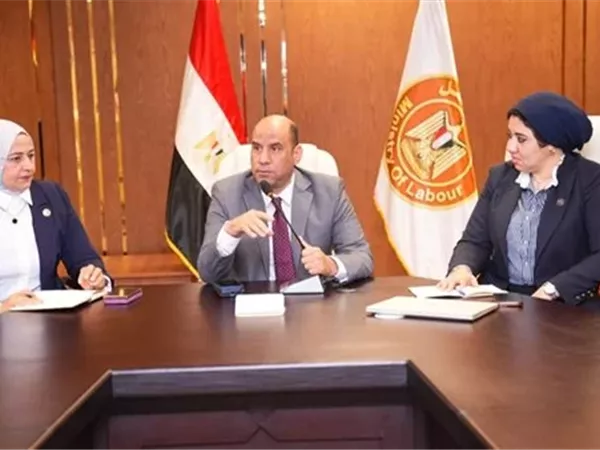 العمل تستعد لإطلاق منصة رقمية لسوق العمل وربط التعليم باحتياجات التشغيل