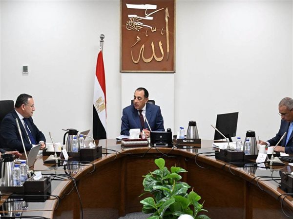 تنفيذًا لتكليفات الرئيس.. رئيس الوزراء يتابع جهود تطوير منظومة التعليم على أساس الجدارة والتميز