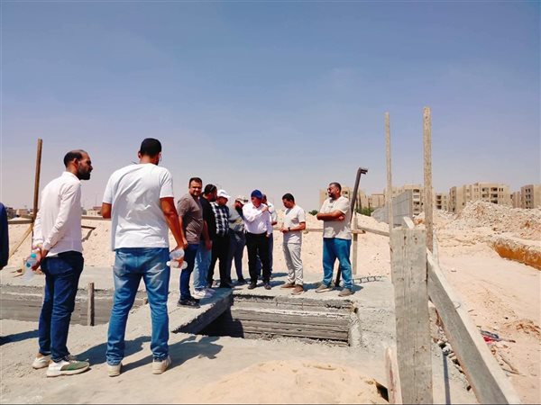 رئيس جهاز حدائق أكتوبر يتفقد تشغيل مشروع خط ربط الصرف الصحي لخدمة عدد من المناطق السكنية