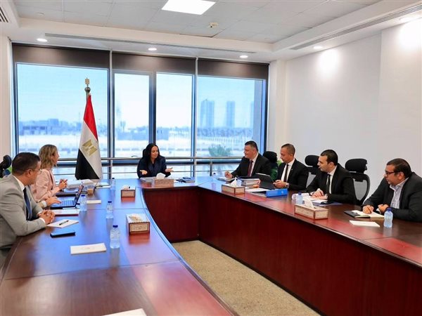 وزيرة التضامن توجه بمنح دراسية لأوائل الثانوية من ذوي الإعاقة بالجامعات