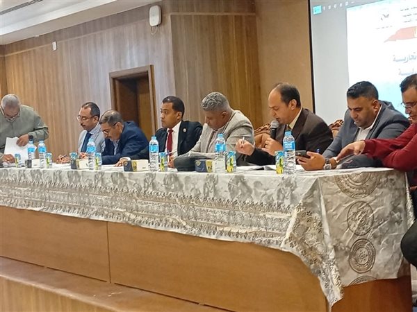 بيع وترسية 24 محلًا تجاريًا وصيدلية بالمزاد العلني بمدينتي العاشر من رمضان والمنصورة الجديدة