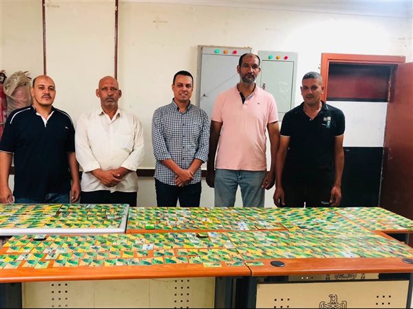 تموين الفيوم يوجه ضربة قوية..ضبط 8 أطنان دقيق مدعم و703 بطاقات تموينية