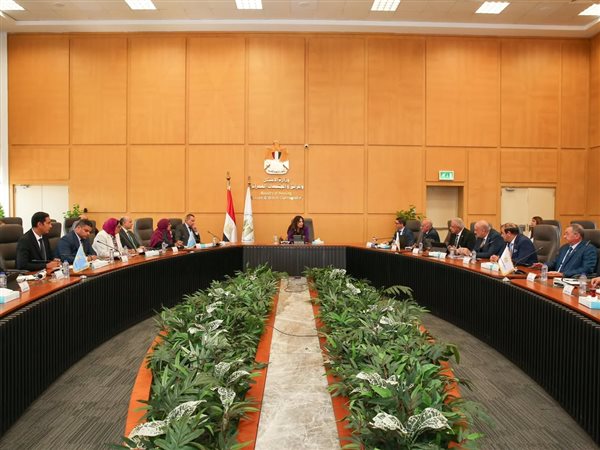 وزيرة الإسكان تتابع مع رئيس الجهاز المركزي للتعمير موقف تنفيذ المشروعات والخطة الاستثمارية للجهاز