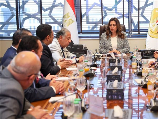وزيرة البيئة تبحث دعم صناعة تدوير المخلفات وتعزيز الاقتصاد الدائري في مصر