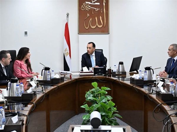 مدبولي يستعرض خطة تنمية الساحل الشمالي الغربي.. مدن متكاملة واستثمارات مستدامة حتى 2030