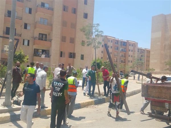 حملات موسعة لرفع الإشغالات وإزالة المخالفات بعدد من مناطق مدينة حدائق أكتوبر